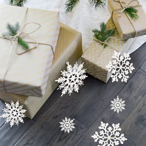 Ornamenti Bojod Snowflake Ornamenti tal-Silġ Glitter tal-plastik